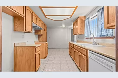 22935 Standing Rock, Apple Valley, CA 92307 - Photo 10