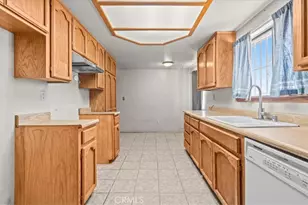 22935 Standing Rock, Apple Valley, CA 92307 - Photo 10