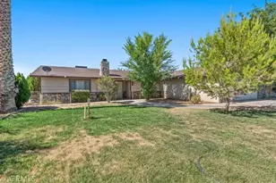 22935 Standing Rock, Apple Valley, CA 92307 - Photo 2