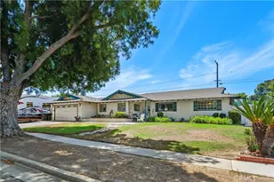 726 W Hacienda, Corona, CA 92882 - Photo 2