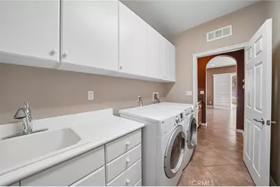 15590 Syracuse Lane, Fontana, CA 92336 - Photo 20