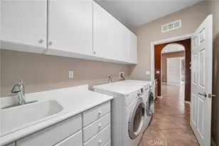 15590 Syracuse Ln, Fontana, CA 92336 - Photo 20
