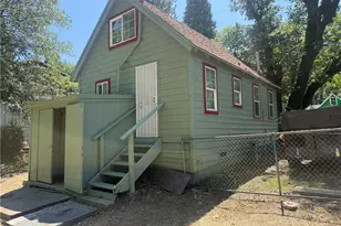 369 Log, Crestline, CA 92325 - Photo 4
