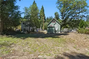 369 Log, Crestline, CA 92325 - Photo 24