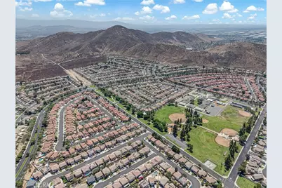 11737 Puerto Real Rd, Fontana, CA 92337 - Photo 32