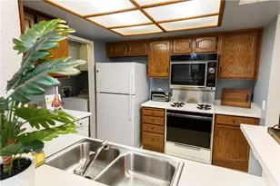 250 Fern Ave, Redlands, CA 92373 - Photo 8