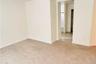 2035 W Chianti Way, Hanford, CA 93230 - Photo 8