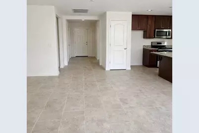 2035 W Chianti Way, Hanford, CA 93230 - Photo 2