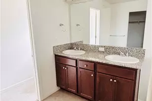 2035 W Chianti Way, Hanford, CA 93230 - Photo 12