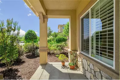 31801 Oak Wood Circle, Yucaipa, CA 92399 - Photo 6