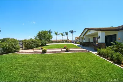 5685 Oak Tree Cir, Jurupa Valley, CA 92509 - Photo 4