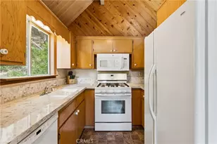 27376 Alpen, Lake Arrowhead, CA 92352 - Photo 22