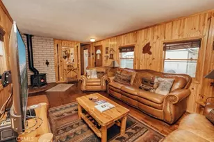 437 Victoria Ln, Sugarloaf, CA 92386 - Photo 4