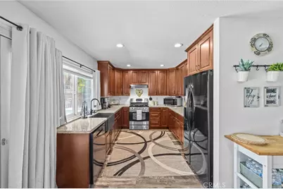 2752 Litchfield Drive, Riverside, CA 92503 - Photo 12