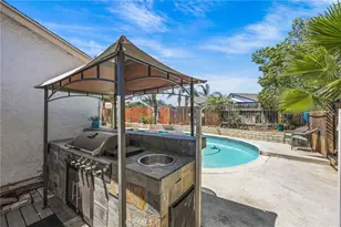 2752 Litchfield Dr, Riverside, CA 92503 - Photo 32