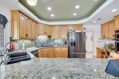 10389 Walnut Grove Court, Yucaipa, CA 92399 - Photo 12