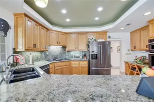 10389 Walnut Grove Ct, Yucaipa, CA 92399 - Photo 12