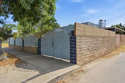 1707 N Arrowhead, San Bernardino, CA 92405 - Photo 2
