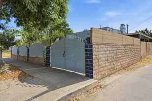 1707 N Arrowhead, San Bernardino, CA 92405 - Photo 2
