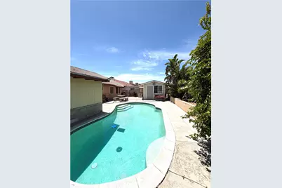 15184 Macadamia Court, Fontana, CA 92335 - Photo 20