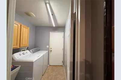 15184 Macadamia Court, Fontana, CA 92335 - Photo 22