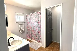 15184 Macadamia Ct, Fontana, CA 92335 - Photo 18