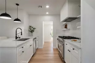2432 Exposition Pl, Los Angeles, CA 90018 - Photo 6