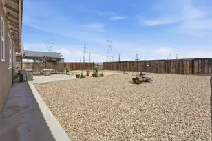 12605 Biscayne Ave, Victorville, CA 92392 - Photo 32
