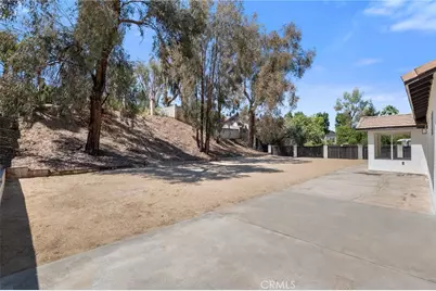 1074 Basilone Drive, Riverside, CA 92506 - Photo 36