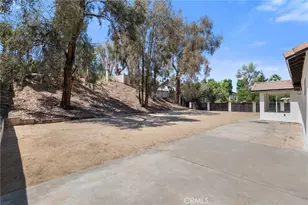 1074 Basilone Dr, Riverside, CA 92506 - Photo 36