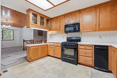 24776 Basel, Crestline, CA 92325 - Photo 16