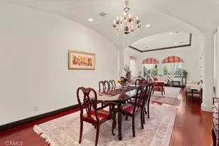 5369 Medina Rd, Woodland Hills, CA 91364 - Photo 20