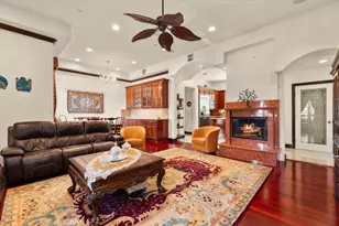 5369 Medina Rd, Woodland Hills, CA 91364 - Photo 10