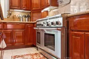 5369 Medina Rd, Woodland Hills, CA 91364 - Photo 16