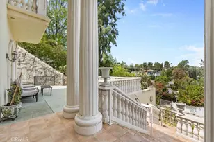 5369 Medina Rd, Woodland Hills, CA 91364 - Photo 4