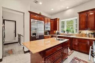 5369 Medina Rd, Woodland Hills, CA 91364 - Photo 18