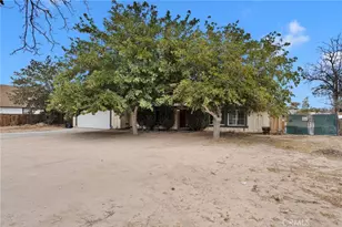 20548 Sitting Bull, Apple Valley, CA 92308 - Photo 2