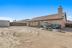 15928 Elkins, Victorville, CA 92395 - Photo 32