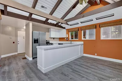 594 W Victoria Court, Lake Arrowhead, CA 92352 - Photo 2