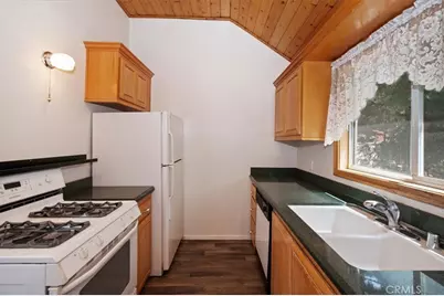 932 Cedar Drive, Crestline, CA 92325 - Photo 14