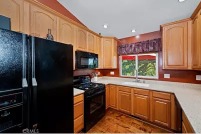 31095 Old City Creek Rd, Running Springs, CA 92382 - Photo 22