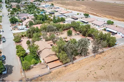 31596 Electric, Nuevo, CA 92567 - Photo 32