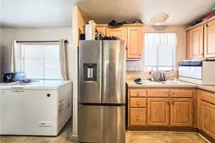 9161 Santa Fe, Hesperia, CA 92345 - Photo 6
