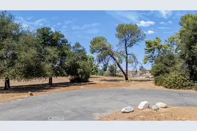 60 Redwood, Calimesa, CA 92399 - Photo 2