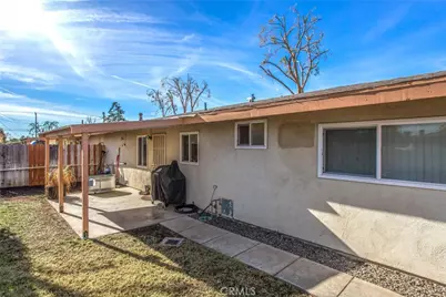 32390 Avenue D, Yucaipa, CA 92399 - Photo 14