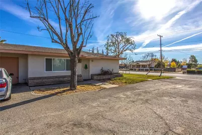 32390 Avenue D, Yucaipa, CA 92399 - Photo 4