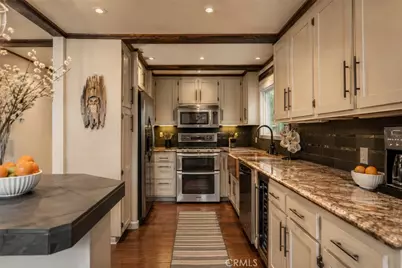 493 Pioneer, Lake Arrowhead, CA 92352 - Photo 6