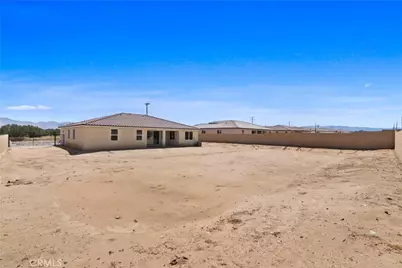 7083 Milton Avenue, Hesperia, CA 92345 - Photo 18