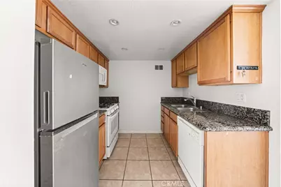 1327 Massachusetts #205, Riverside, CA 92507 - Photo 6