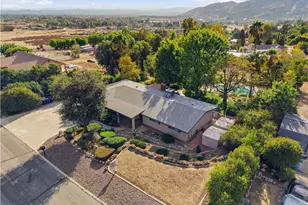 10222 Cherry Croft Dr, Yucaipa, CA 92399 - Photo 4